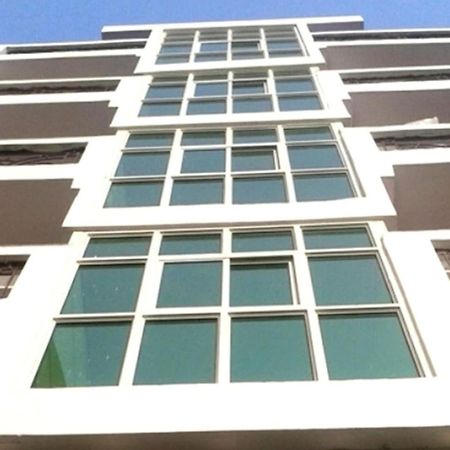 Charanpahari Hotel New Delhi Ngoại thất bức ảnh