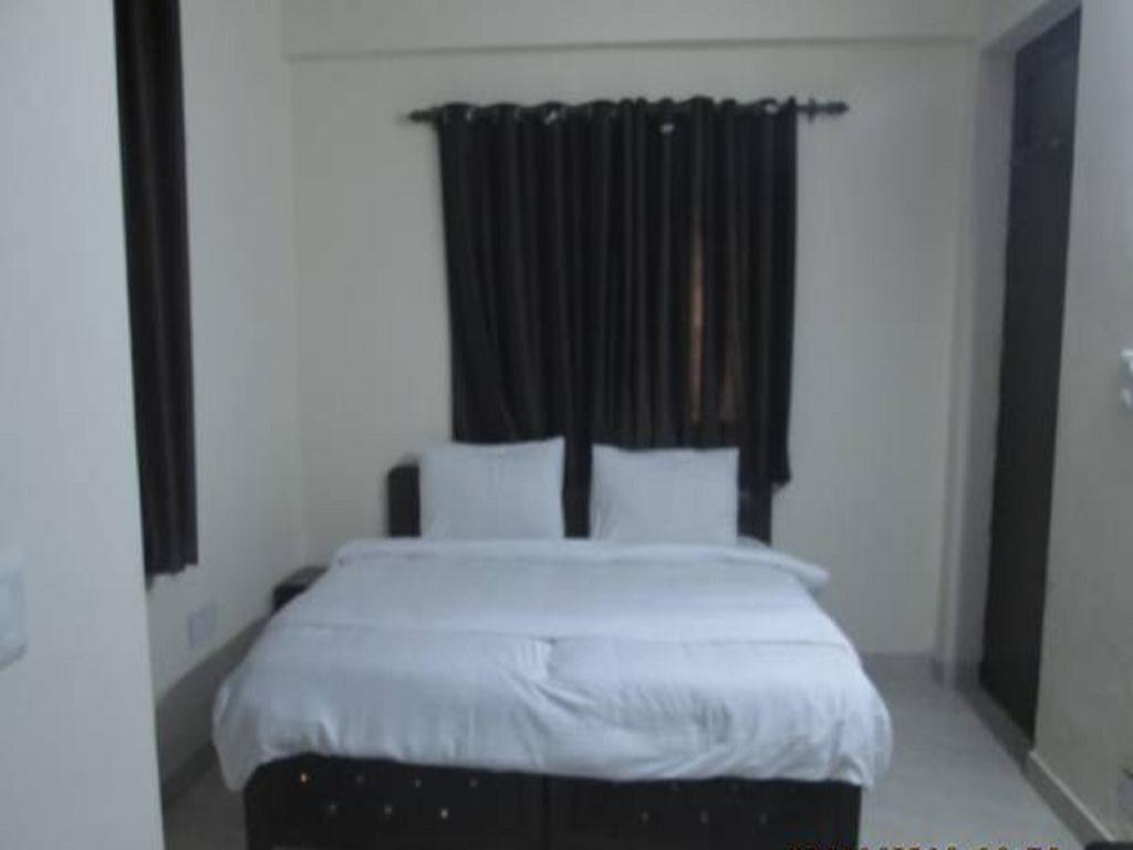 Charanpahari Hotel New Delhi Phòng bức ảnh