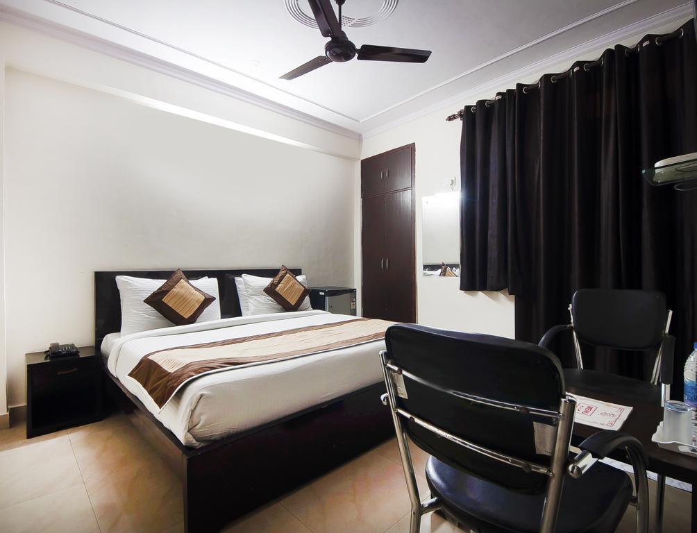 Charanpahari Hotel New Delhi Ngoại thất bức ảnh
