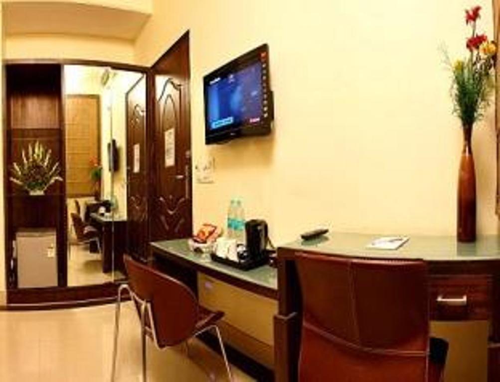 Charanpahari Hotel New Delhi Ngoại thất bức ảnh