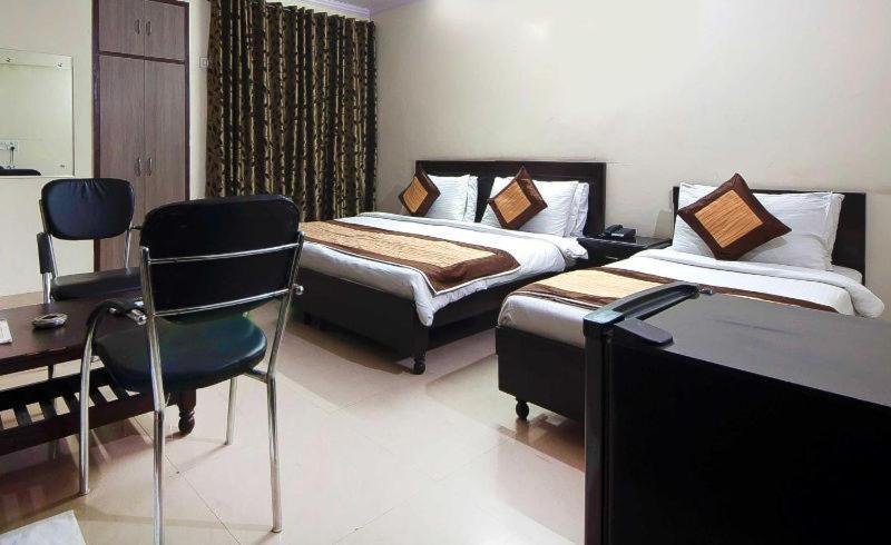 Charanpahari Hotel New Delhi Ngoại thất bức ảnh
